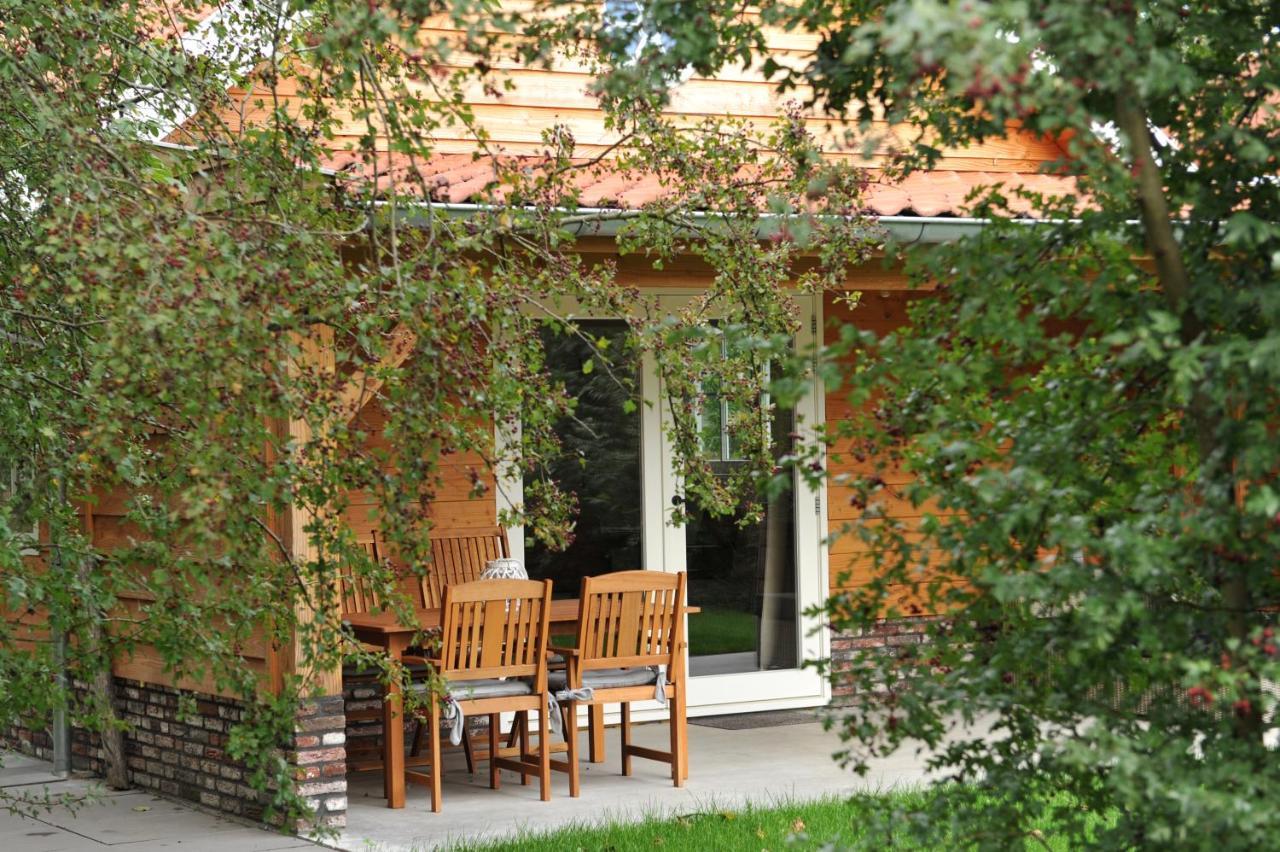 Lodges Near The Rhine - Sustainable Residence Hazerswoude-Rijndijk Dış mekan fotoğraf